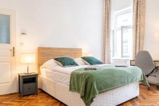 Convenient 3-BR Apartment 15 Min to Landstraße Hub - 4