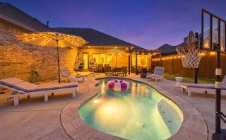 High Plains Hideaway Luxury Pool Retreat - 0