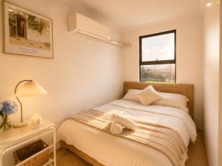 City Explorer Base 3BR&2 Floors&Walk to Mall & Airport Transit - 4