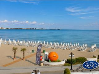 Elegant Beachfront Apartments at Spa Hotel - 8