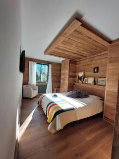 CHALET CHALEUREUX Vallée DE CHAMONIX 4CH 4SDB SAUNA - 0