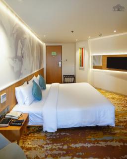 The Atlantiis Suites Nr Vishwanath Temple - 8