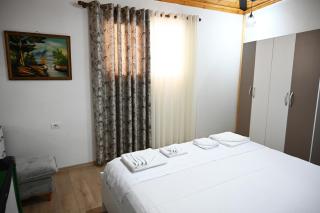 The Parkside Villa Apartment II - 3