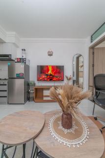 Shangri- La Residency 17th Floor Skyline Serenity luxury apartment 1713 - 5
