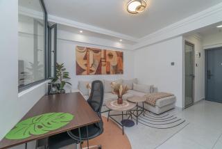 Shangri- La Residency 17th Floor Skyline Serenity luxury apartment 1713 - 2