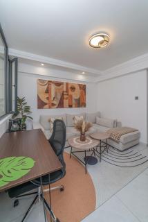 Shangri- La Residency 17th Floor Skyline Serenity luxury apartment 1713 - 1