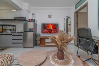 Shangri- La Residency 17th Floor Skyline Serenity luxury apartment 1713 - 6