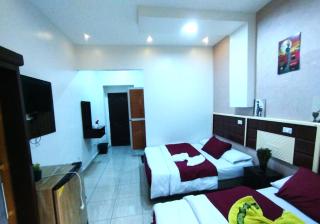 the Hotel Emerald - 8