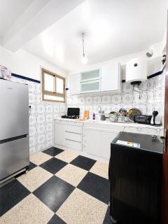 Calm Central Stay Near Beach - High-Speed WiFi, Free Parking - 3