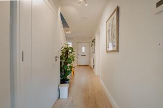 3 Bed House Business Sleeps 5 Location Wifi - 4