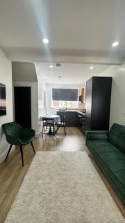 2 Bedroom Flat - 0