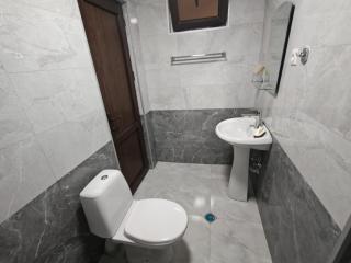 Authentic Kutaisi Yard House - 2