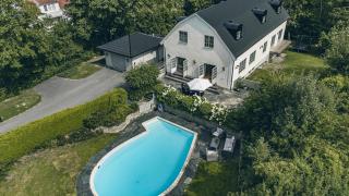 Luxury Villa with pool 10 mins with train to STHLM - 0