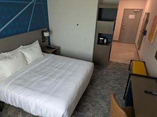 Comfort Inn & Suites - 4