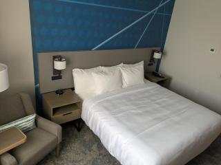 Comfort Inn & Suites - 7