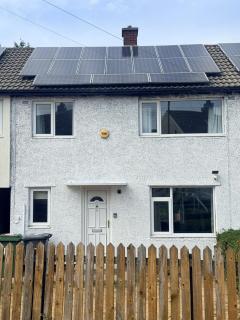 Spacious Group Stay- Families Choice -Huddersfield - Dishwasher- Parking - 5