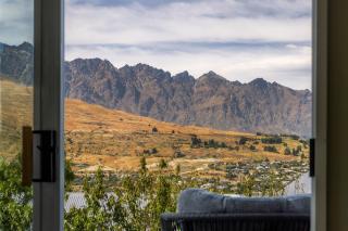 The Highview - Remarkables Panorama - 1