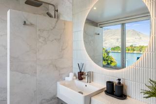 Rahiri Penthouse - Hot Tub - Sauna - Fireplace - 3
