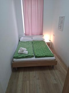 Cozy Budget Friendly Rooms Near Danube & 15 Mins to Vienna Center - 6