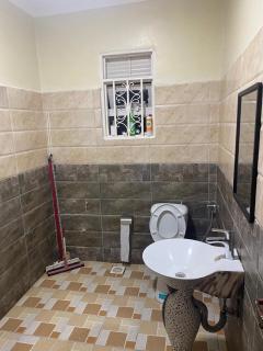 Hillside Haven Makanga - 3BR home by golf course - 3