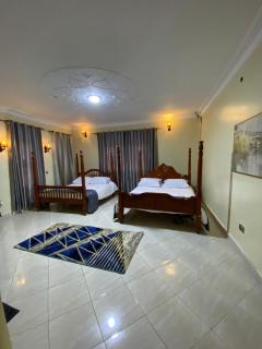 Hillside Haven Makanga - 3BR home by golf course - 1