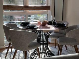 Premium 3-Bed, 2-Bath Apt in Blackheath with Parking - 6