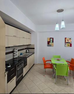 Comfortable Central Apartment - 4