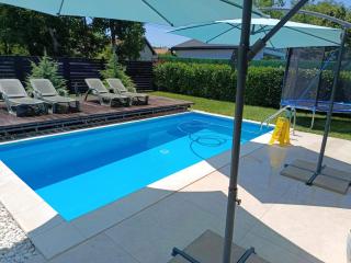 MARINA HOUSE pool & garden - 7