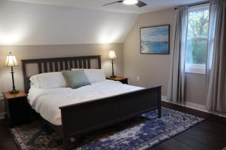 Bright & Cozy Woodland Home In Foxborough - 1