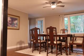 Bright & Cozy Woodland Home In Foxborough - 5