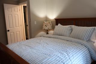 Bright & Cozy Woodland Home In Foxborough - 2