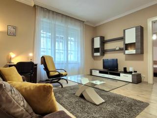 K42- Budapest Central 2 Bedroom Apartment in 7th District - 0