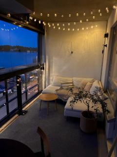 Seafront Studio with Panoramic Views - 7