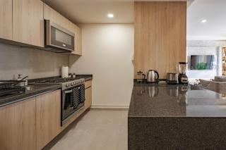 Radiant 2BR 2BA, AC, Pool, Jacuzzi, Gym & Roof Garden - 2