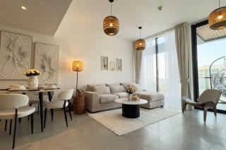 Al Raha 2BR Haven Chic Elegant Luxury Escape - 2