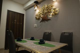 Vrindavriksh cozy artsy stay with balcony view - 9