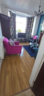 Budget Friendly 2 BR HSE, Short drive to Pleasure Beach,Sleeps 4 - 3