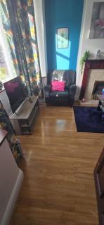 Budget Friendly 2 BR HSE, Short drive to Pleasure Beach,Sleeps 4 - 2
