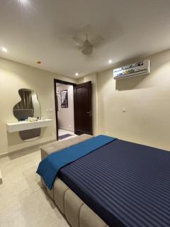 Opulent Oasis Premium 2BR Living in Bahria Town phase 7 - 5