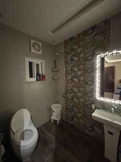 Opulent Oasis Premium 2BR Living in Bahria Town phase 7 - 1