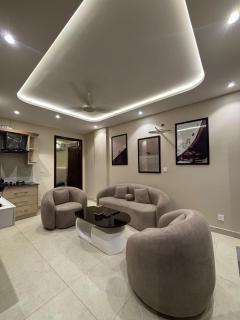 Opulent Oasis Premium 2BR Living in Bahria Town phase 7 - 3