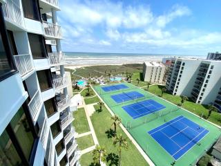 Beachfront 2BR 11th Floor Views, Saida Royale SPI - 1