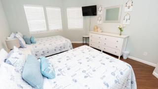 Family Condo - Pool, Jacuzzi & BBQ - Walk to Beach - 4