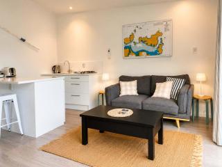 Sailor's Cottage - Stay Waiheke - 1