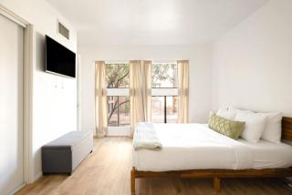 Midtown Retreat-Pet Friendly - 0
