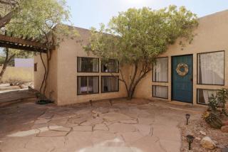 Midtown Retreat-Pet Friendly - 2
