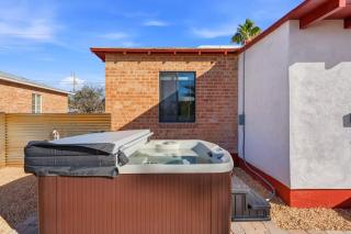U of A Brick Gem with Hot Tub - 8