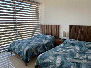 Front Beach Luxury Condo in Camino al Mar - 9