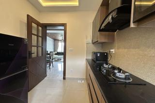 Mountain View Apartment Murree Sleeps 6 - 1