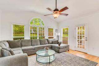 Luxury 5BR Oasis, Sleeps 10, Pool, Office, Deck - 5